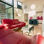 Rooftop Breeze With Parking By Interhome דירה